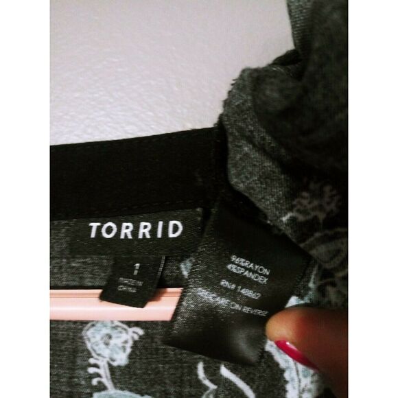 Torrid 1x Hi Low Dress Womans Plus Size Full Length Multi Color Floral - Picture 7 of 7